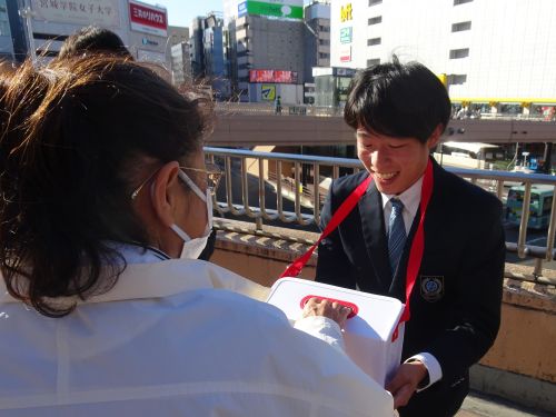 街頭募金の様子(2)